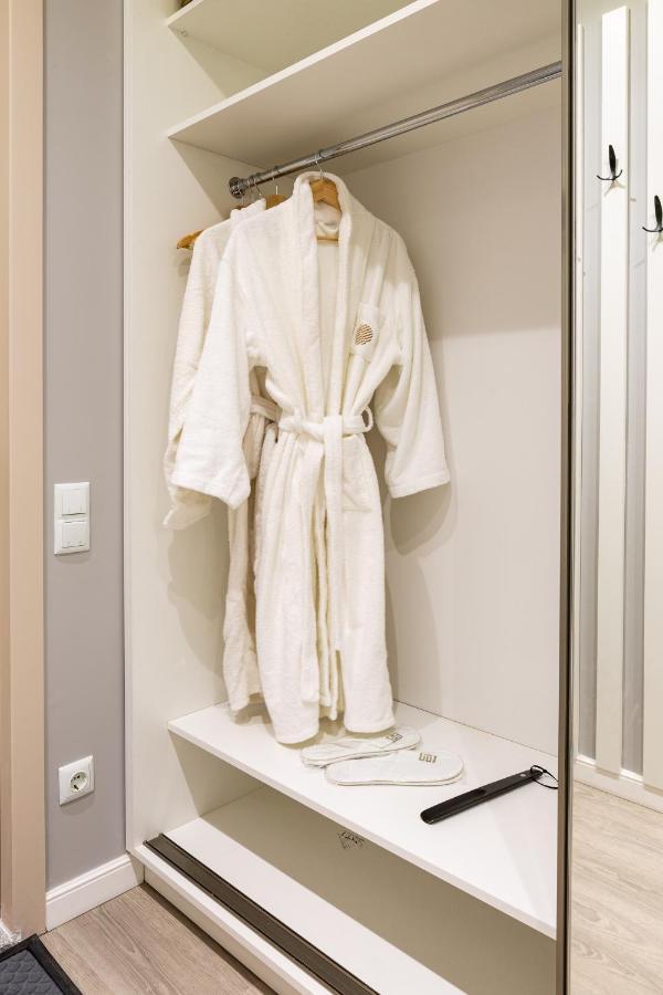 شقة Crystal Deluxe, Four Seasons F2, New غودوري المظهر الخارجي الصورة
